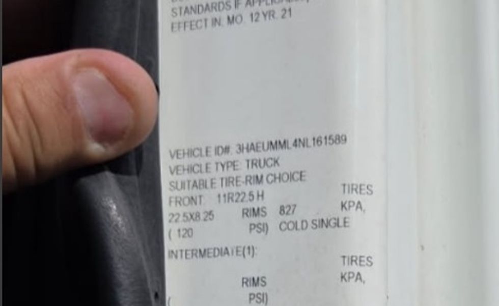 Medium Duty Box Truck-Light and Medium Duty Trucks-International-2022-MV607-Sheboygan-WI-378,736\n\t\tmiles-$ 26,500 - Image 24