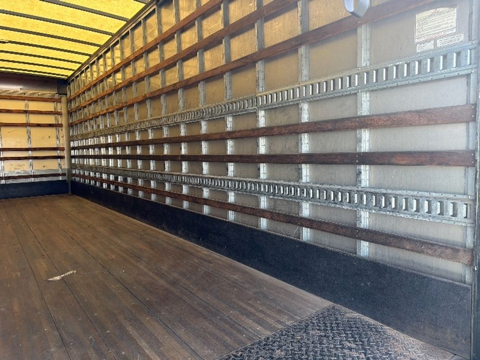 Medium Duty Box Truck-Light and Medium Duty Trucks-International-2022-MV607-Shreveport-LA-386,524\n\t\tmiles-$ 25,000 - Image 12