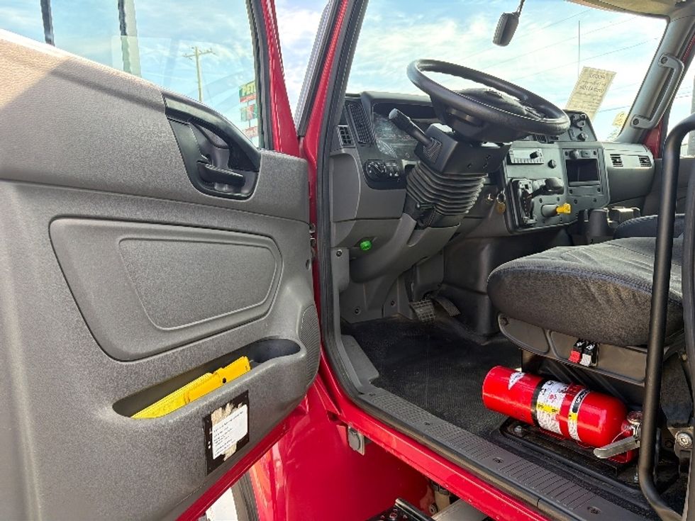 Medium Duty Box Truck-Light and Medium Duty Trucks-International-2022-MV607-Shreveport-LA-386,524\n\t\tmiles-$ 25,000 - Image 16