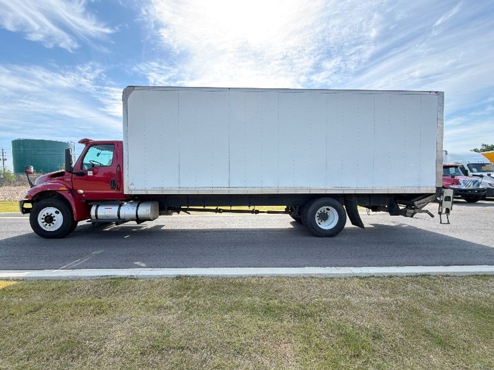 Medium Duty Box Truck-Light and Medium Duty Trucks-International-2022-MV607-Shreveport-LA-386,524\n\t\tmiles-$ 25,000 - Image 4