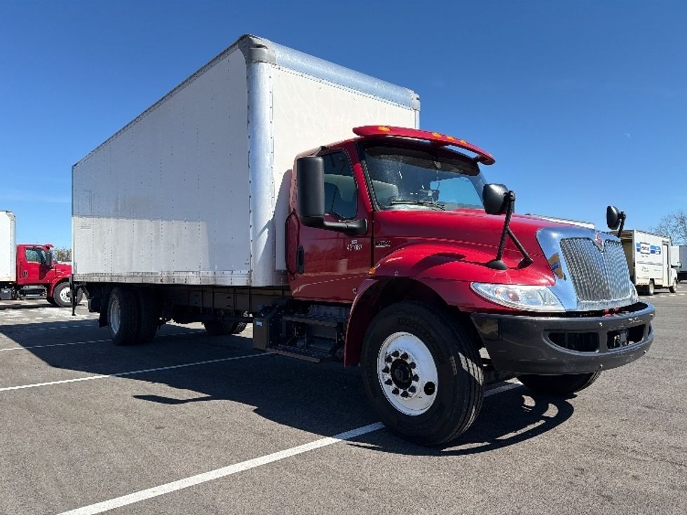 Medium Duty Box Truck-Light and Medium Duty Trucks-International-2022-MV607-Shreveport-LA-422,650\n\t\tmiles-$ 25,000 - Image 1