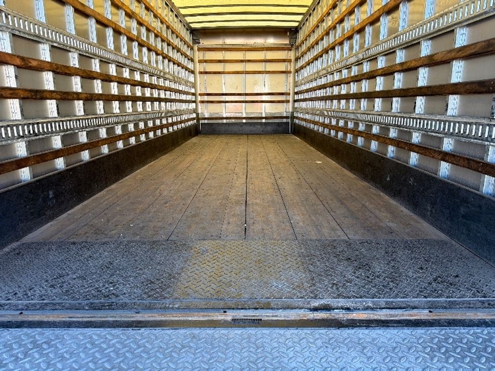 Medium Duty Box Truck-Light and Medium Duty Trucks-International-2022-MV607-Shreveport-LA-422,650\n\t\tmiles-$ 25,000 - Image 10