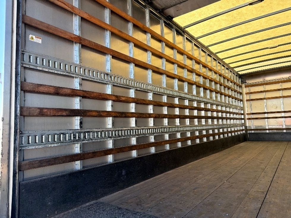 Medium Duty Box Truck-Light and Medium Duty Trucks-International-2022-MV607-Shreveport-LA-422,650\n\t\tmiles-$ 25,000 - Image 11