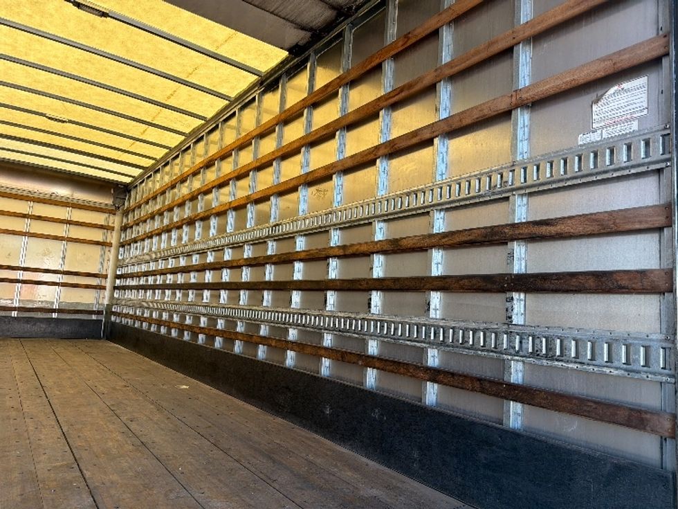 Medium Duty Box Truck-Light and Medium Duty Trucks-International-2022-MV607-Shreveport-LA-422,650\n\t\tmiles-$ 25,000 - Image 12