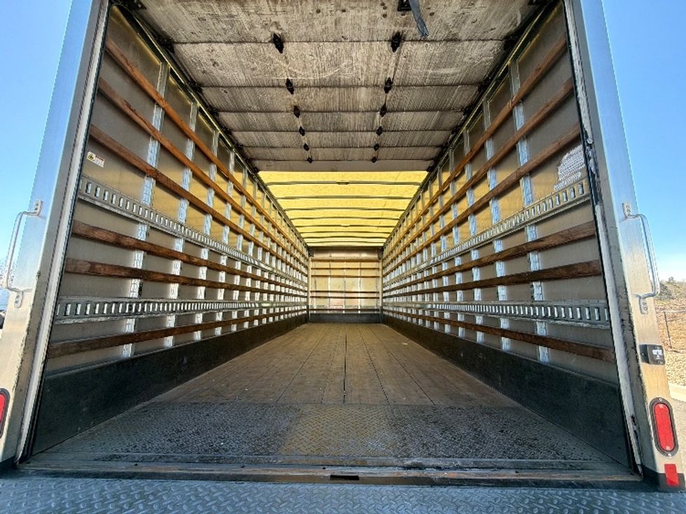 Medium Duty Box Truck-Light and Medium Duty Trucks-International-2022-MV607-Shreveport-LA-422,650\n\t\tmiles-$ 25,000 - Image 8