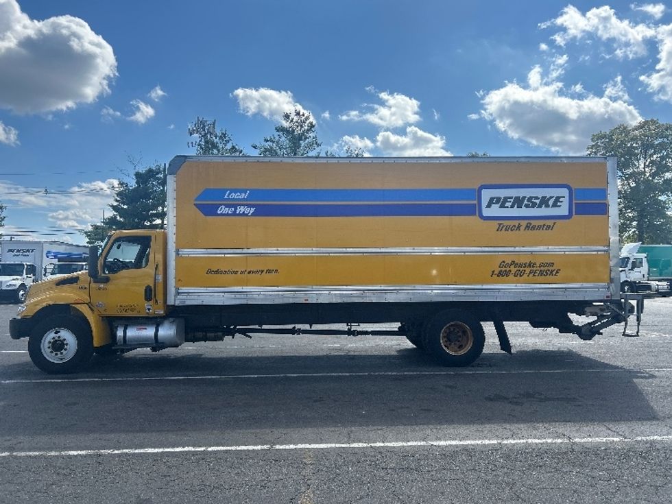 Medium Duty Box Truck-Light and Medium Duty Trucks-International-2022-MV607-South Plainfield-NJ-211,495\n\t\tmiles-$ 47,250 - Image 4