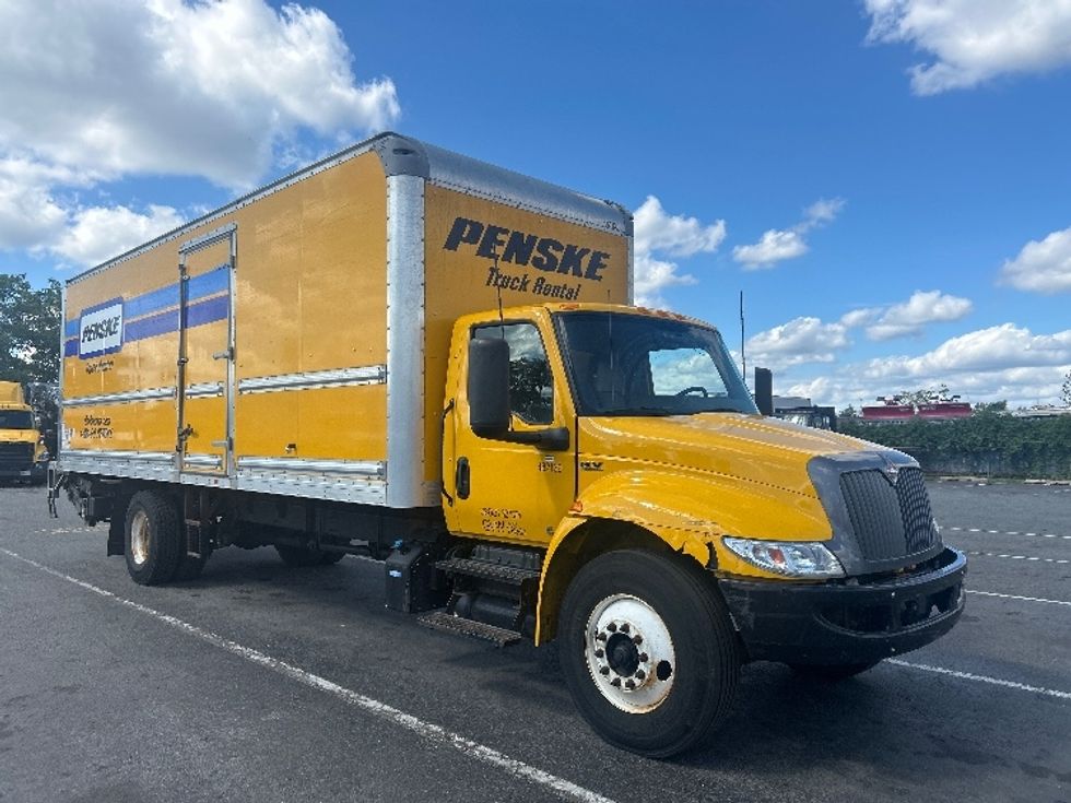 Medium Duty Box Truck-Light and Medium Duty Trucks-International-2022-MV607-South Plainfield-NJ-211,495\n\t\tmiles-$ 47,250 - Image 1