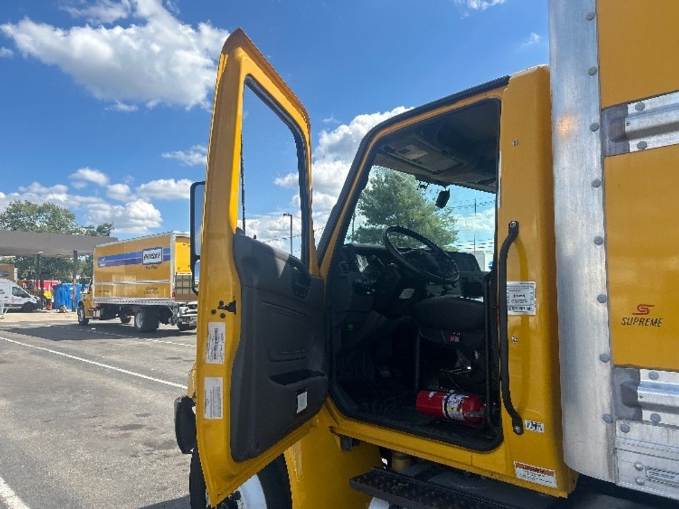 Medium Duty Box Truck-Light and Medium Duty Trucks-International-2022-MV607-South Plainfield-NJ-211,495\n\t\tmiles-$ 47,250 - Image 16