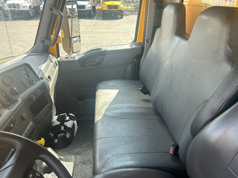 Medium Duty Box Truck-Light and Medium Duty Trucks-International-2022-MV607-South Plainfield-NJ-211,495\n\t\tmiles-$ 47,250 - Image 19
