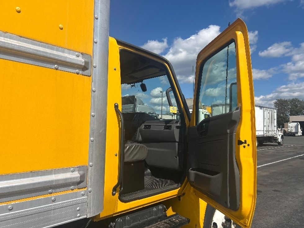 Medium Duty Box Truck-Light and Medium Duty Trucks-International-2022-MV607-South Plainfield-NJ-211,495\n\t\tmiles-$ 47,250 - Image 20