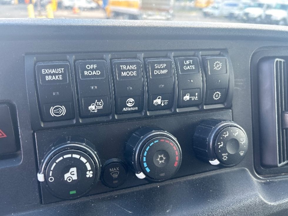 Medium Duty Box Truck-Light and Medium Duty Trucks-International-2022-MV607-South Plainfield-NJ-211,495\n\t\tmiles-$ 47,250 - Image 26