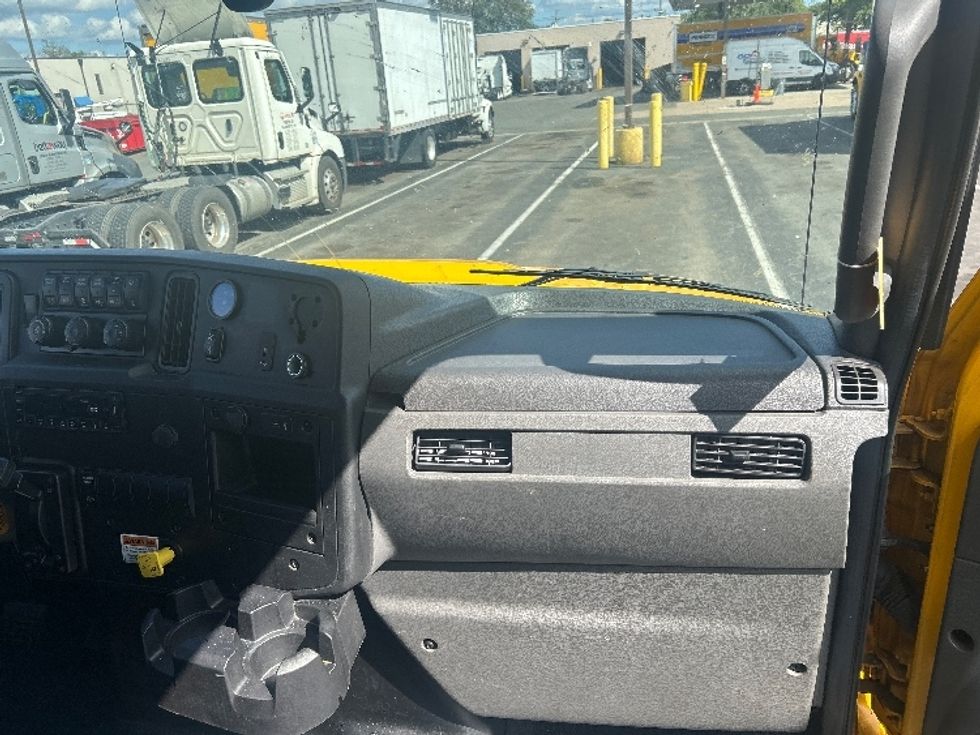 Medium Duty Box Truck-Light and Medium Duty Trucks-International-2022-MV607-South Plainfield-NJ-211,495\n\t\tmiles-$ 47,250 - Image 21