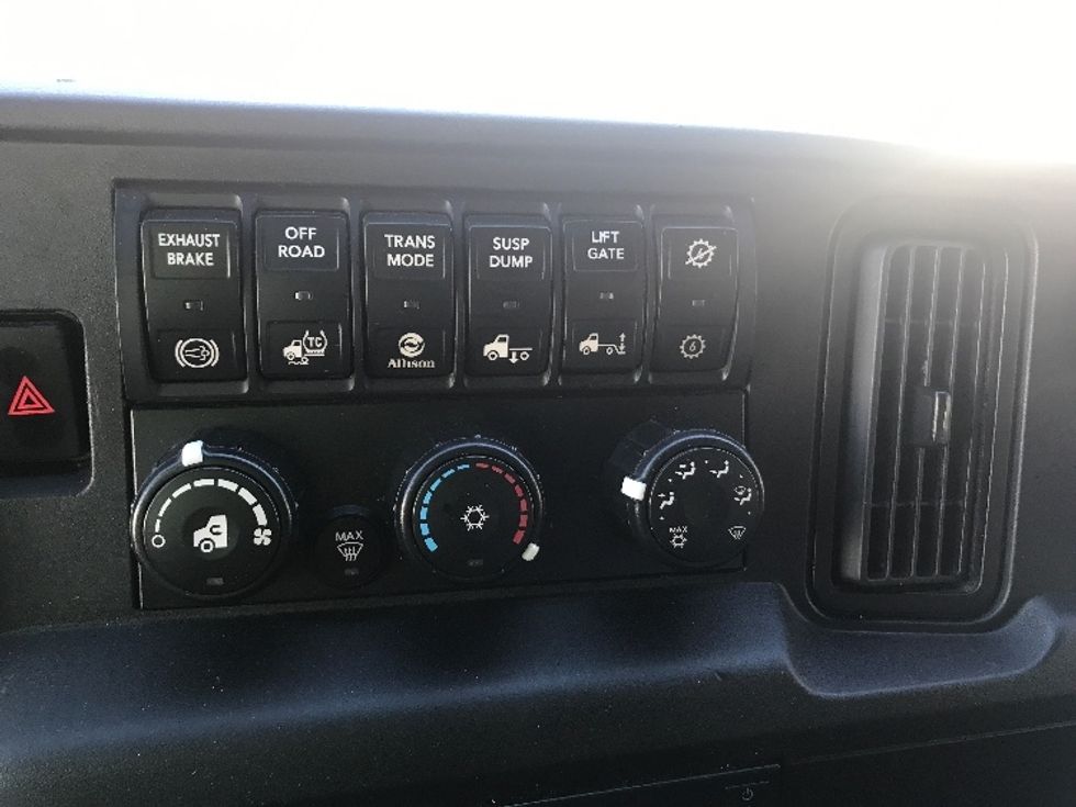 Medium Duty Box Truck-Light and Medium Duty Trucks-International-2022-MV607-South Plainfield-NJ-236,385\n\t\tmiles-$ 42,750 - Image 25