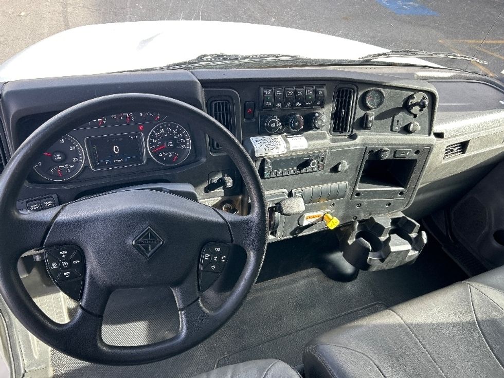 Medium Duty Box Truck-Light and Medium Duty Trucks-International-2022-MV607-Sparks-NV-132,892\n\t\tmiles-$ 67,750 - Image 18