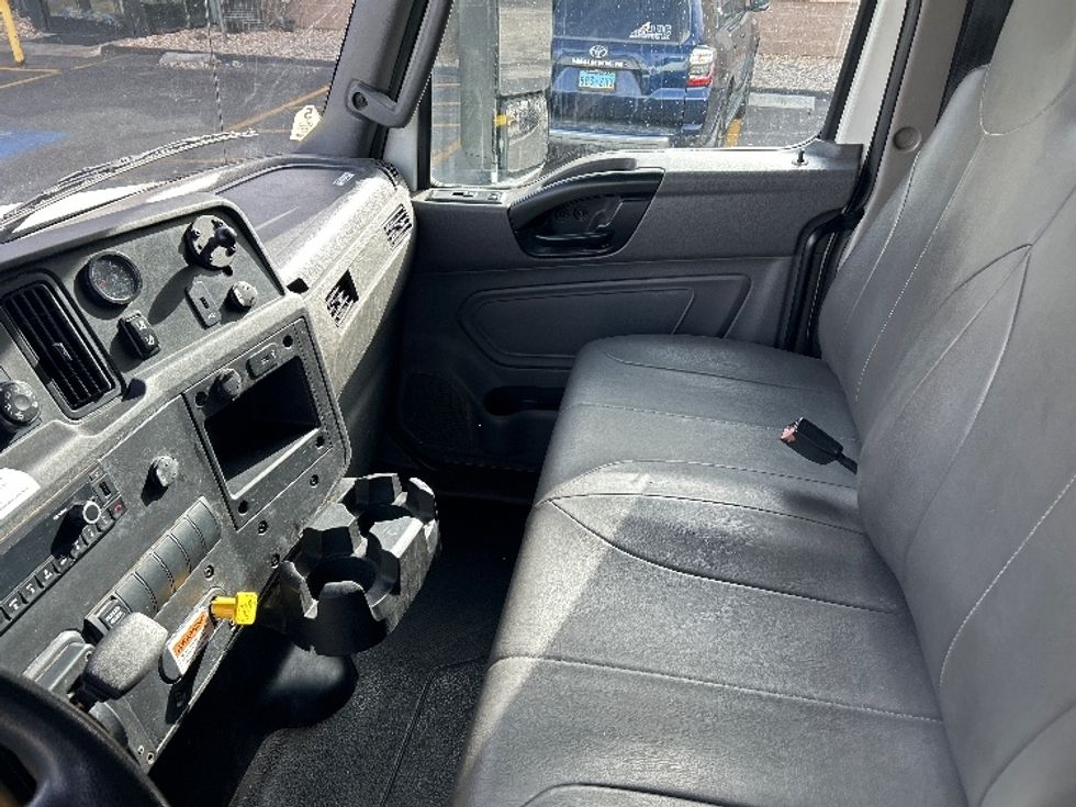 Medium Duty Box Truck-Light and Medium Duty Trucks-International-2022-MV607-Sparks-NV-132,892\n\t\tmiles-$ 67,750 - Image 19