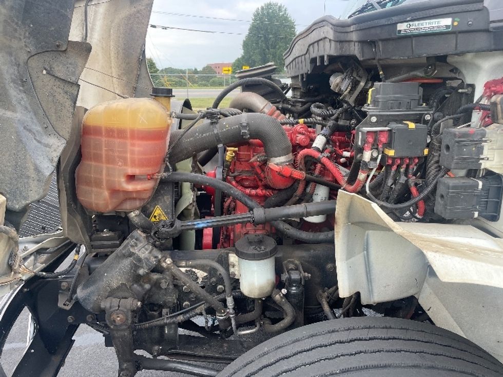 Medium Duty Box Truck-Light and Medium Duty Trucks-International-2022-MV607-Spartanburg-SC-154,340\n\t\tmiles-$ 57,000 - Image 24