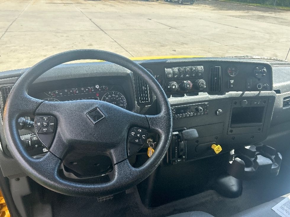 Medium Duty Box Truck-Light and Medium Duty Trucks-International-2022-MV607-Springfield-MA-223,330\n\t\tmiles-$ 43,500 - Image 18