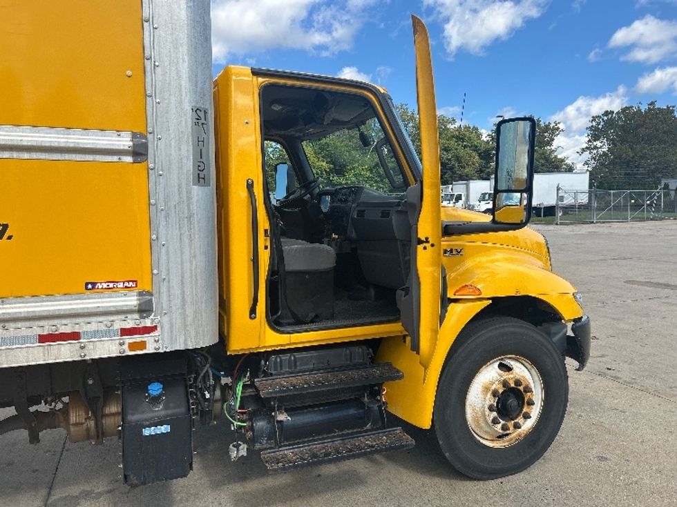 Medium Duty Box Truck-Light and Medium Duty Trucks-International-2022-MV607-Springfield-MA-223,330\n\t\tmiles-$ 43,500 - Image 20