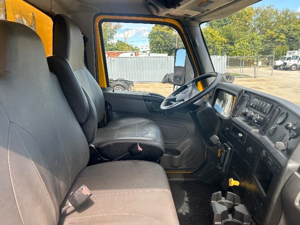 Medium Duty Box Truck-Light and Medium Duty Trucks-International-2022-MV607-Springfield-MA-223,330\n\t\tmiles-$ 43,500 - Image 22