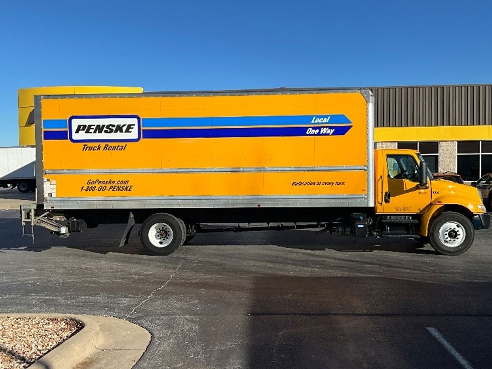 Medium Duty Box Truck-Light and Medium Duty Trucks-International-2022-MV607-Springfield-MO-256,728\n\t\tmiles-$ 42,500 - Image 15