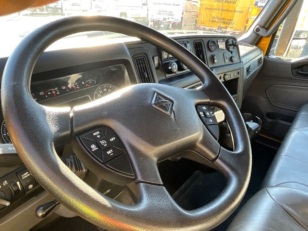 Medium Duty Box Truck-Light and Medium Duty Trucks-International-2022-MV607-Springfield-MO-256,728\n\t\tmiles-$ 42,500 - Image 18