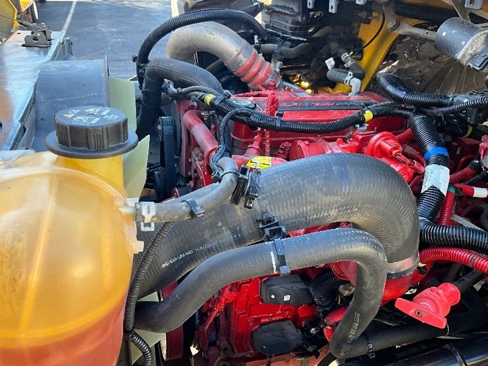 Medium Duty Box Truck-Light and Medium Duty Trucks-International-2022-MV607-Springfield-MO-256,728\n\t\tmiles-$ 42,500 - Image 24