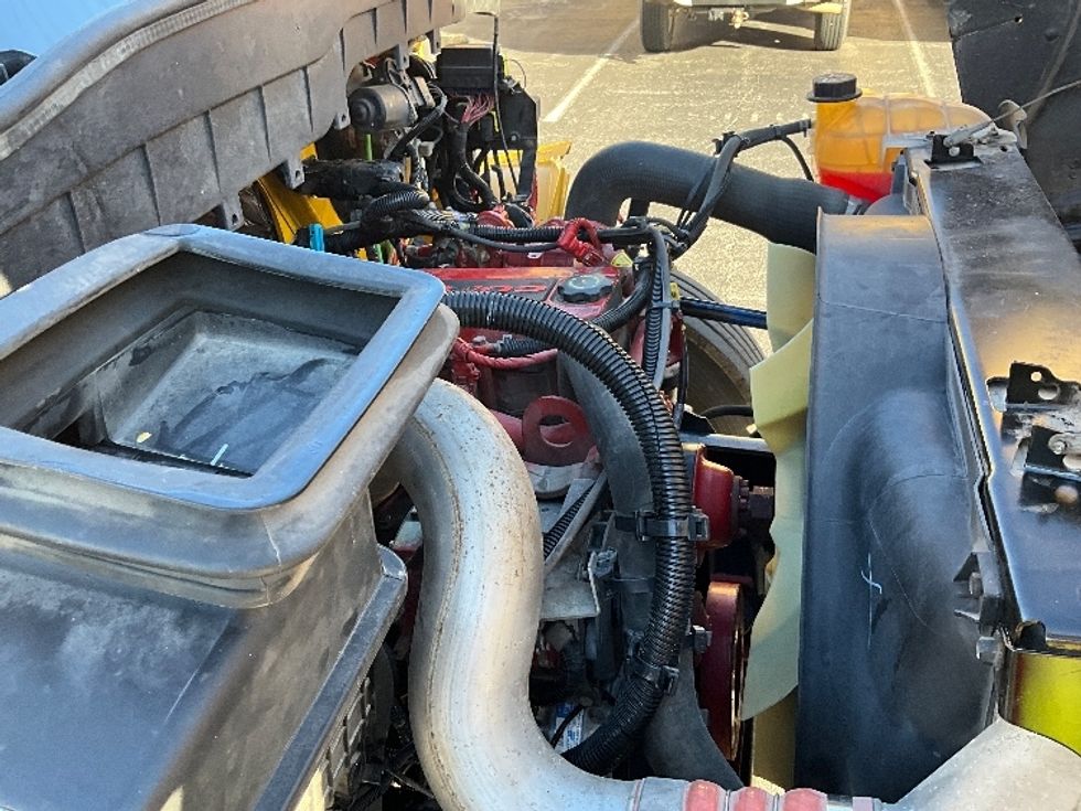 Medium Duty Box Truck-Light and Medium Duty Trucks-International-2022-MV607-Springfield-MO-256,728\n\t\tmiles-$ 42,500 - Image 23