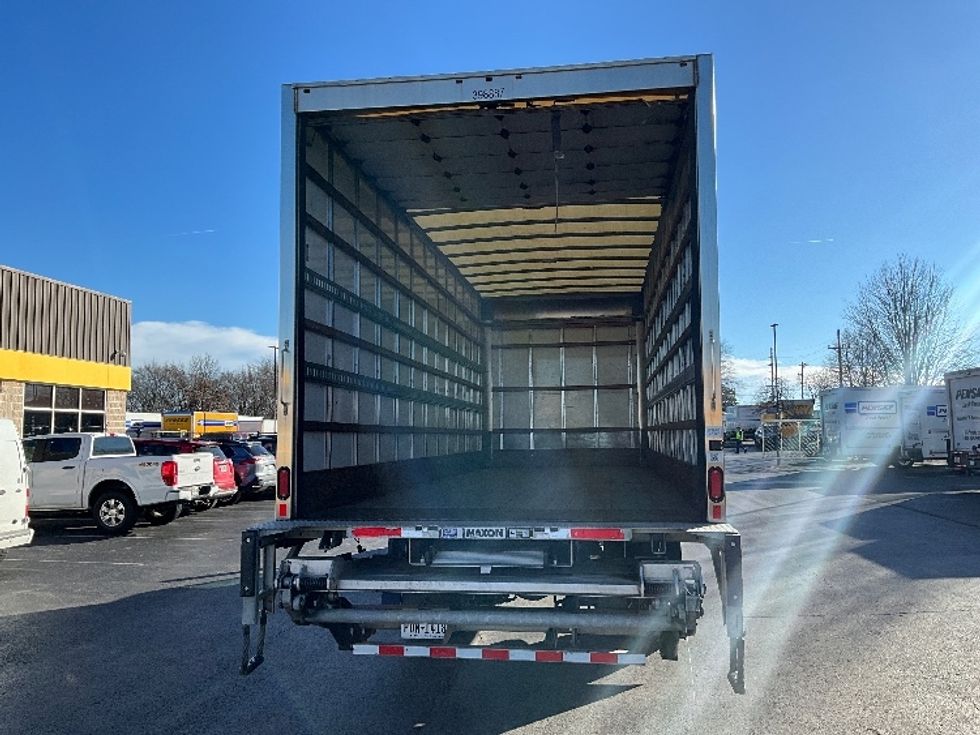 Medium Duty Box Truck-Light and Medium Duty Trucks-International-2022-MV607-Springfield-MO-256,728\n\t\tmiles-$ 42,500 - Image 8