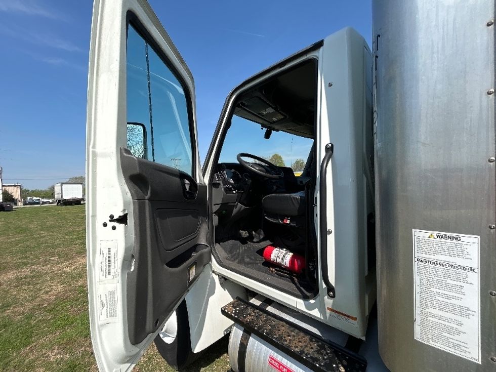 Medium Duty Box Truck-Light and Medium Duty Trucks-International-2022-MV607-Springfield-MO-259,254\n\t\tmiles-$ 43,250 - Image 16