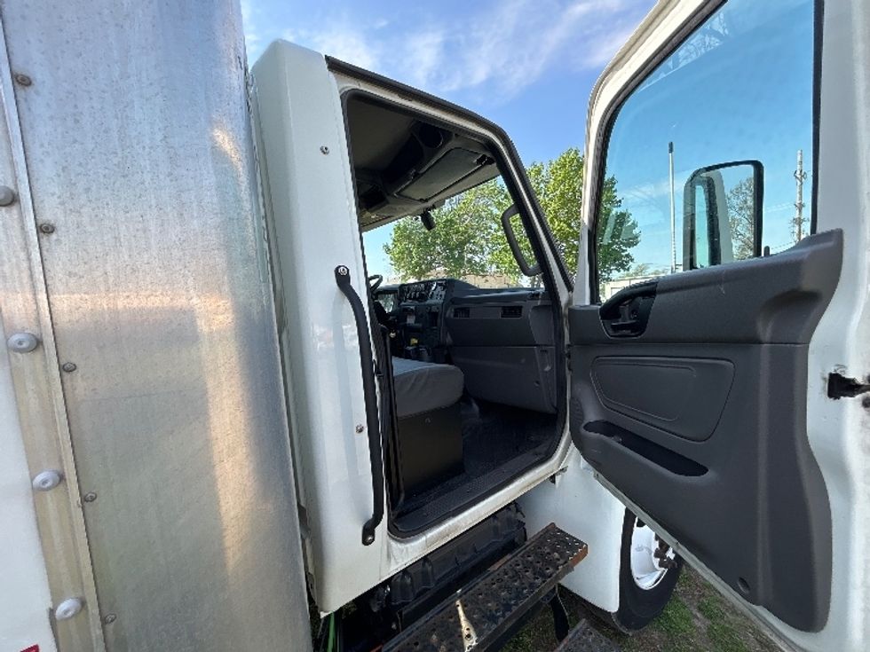 Medium Duty Box Truck-Light and Medium Duty Trucks-International-2022-MV607-Springfield-MO-259,254\n\t\tmiles-$ 43,250 - Image 20