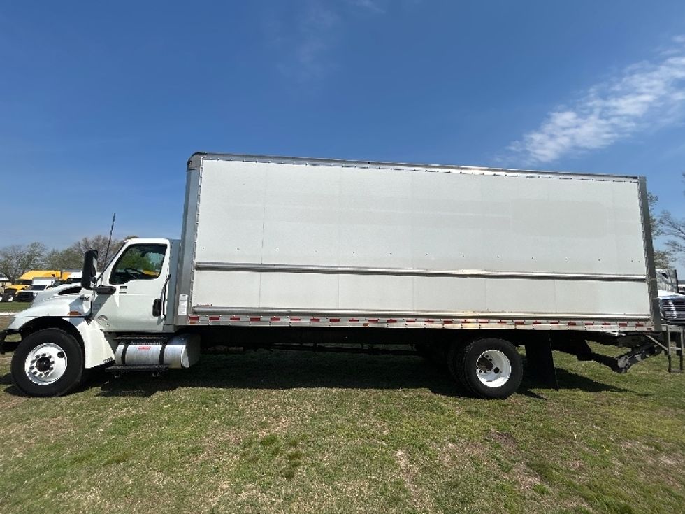 Medium Duty Box Truck-Light and Medium Duty Trucks-International-2022-MV607-Springfield-MO-259,254\n\t\tmiles-$ 43,250 - Image 4