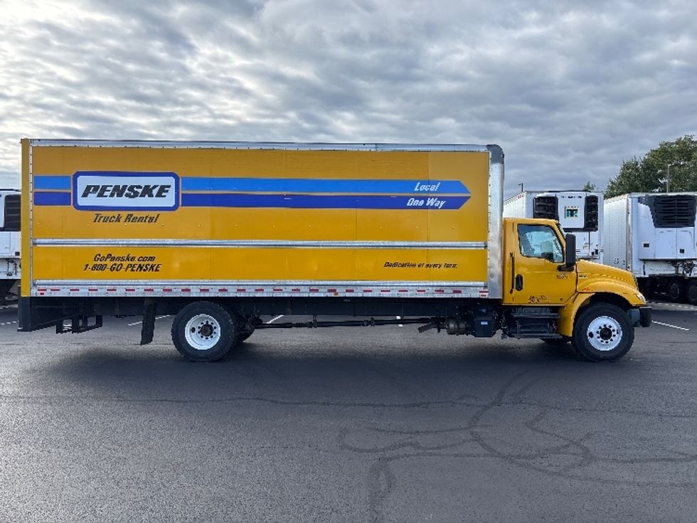 Medium Duty Box Truck-Light and Medium Duty Trucks-International-2022-MV607-Sterling-VA-196,250\n\t\tmiles-$ 45,000 - Image 15