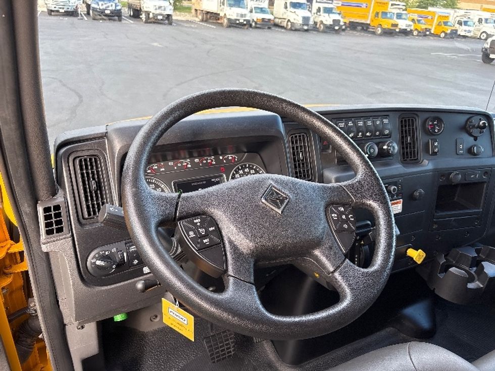 Medium Duty Box Truck-Light and Medium Duty Trucks-International-2022-MV607-Sterling-VA-196,250\n\t\tmiles-$ 45,000 - Image 17