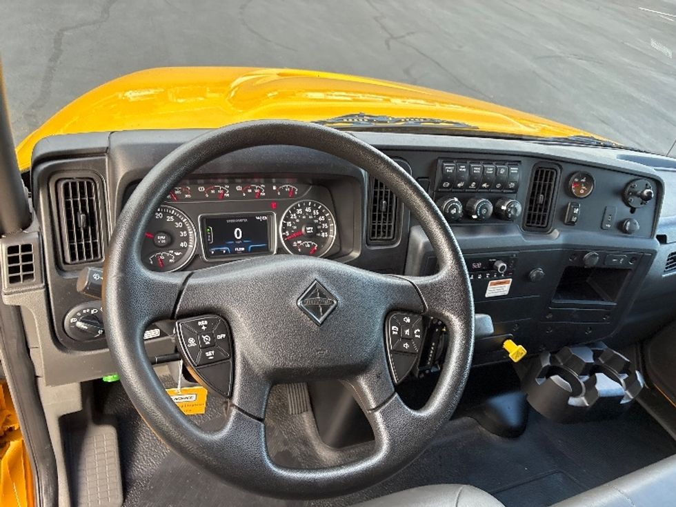 Medium Duty Box Truck-Light and Medium Duty Trucks-International-2022-MV607-Sterling-VA-196,250\n\t\tmiles-$ 45,000 - Image 18