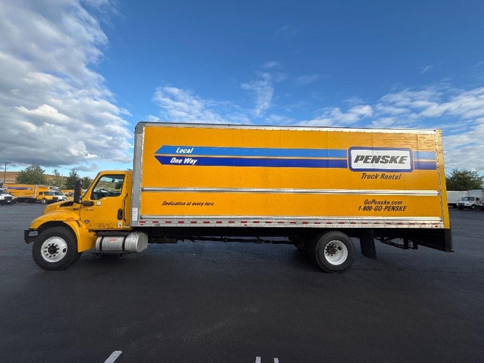 Medium Duty Box Truck-Light and Medium Duty Trucks-International-2022-MV607-Sterling-VA-196,250\n\t\tmiles-$ 45,000 - Image 4