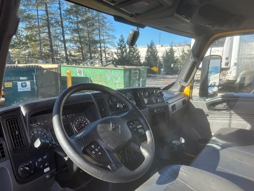 Medium Duty Box Truck-Light and Medium Duty Trucks-International-2022-MV607-Sterling-VA-235,760\n\t\tmiles-$ 44,000 - Image 17