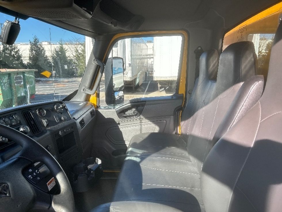 Medium Duty Box Truck-Light and Medium Duty Trucks-International-2022-MV607-Sterling-VA-235,760\n\t\tmiles-$ 44,000 - Image 19
