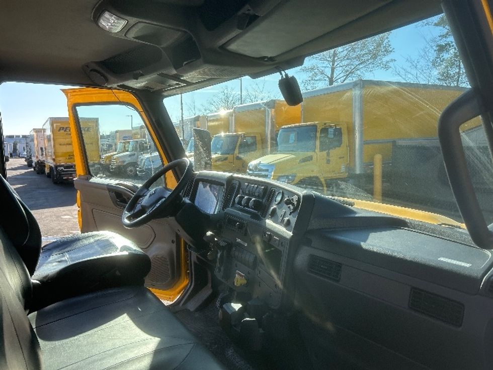 Medium Duty Box Truck-Light and Medium Duty Trucks-International-2022-MV607-Sterling-VA-235,760\n\t\tmiles-$ 44,000 - Image 22