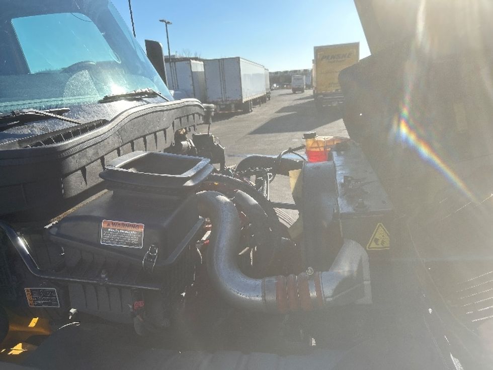 Medium Duty Box Truck-Light and Medium Duty Trucks-International-2022-MV607-Sterling-VA-235,760\n\t\tmiles-$ 44,000 - Image 23