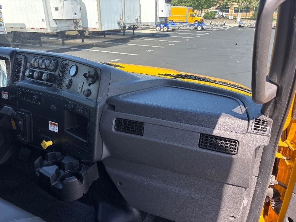 Medium Duty Box Truck-Light and Medium Duty Trucks-International-2022-MV607-Sterling-VA-236,324\n\t\tmiles-$ 37,000 - Image 21
