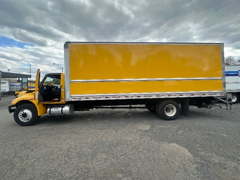 Medium Duty Box Truck-Light and Medium Duty Trucks-International-2022-MV607-Sterling-VA-90,201\n\t\tmiles-$ 70,750 - Image 15