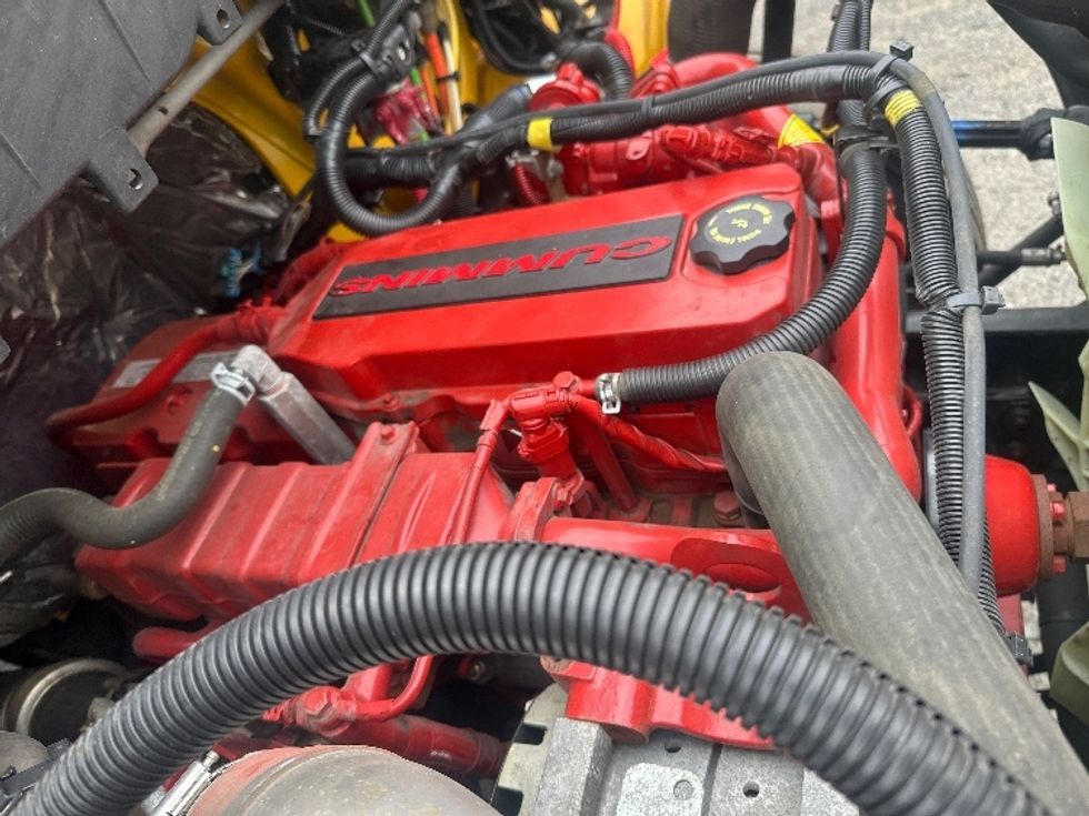 Medium Duty Box Truck-Light and Medium Duty Trucks-International-2022-MV607-Sterling-VA-90,201\n\t\tmiles-$ 70,750 - Image 24