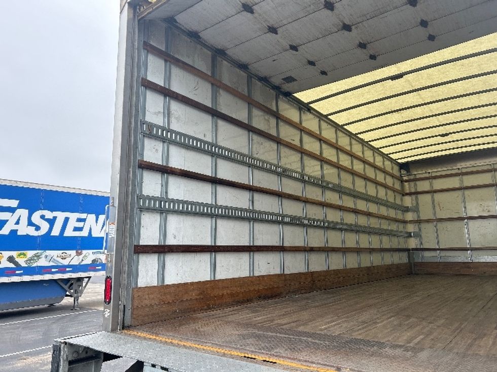 Medium Duty Box Truck-Light and Medium Duty Trucks-International-2022-MV607-Stockton-CA-175,777\n\t\tmiles-$ 54,250 - Image 11