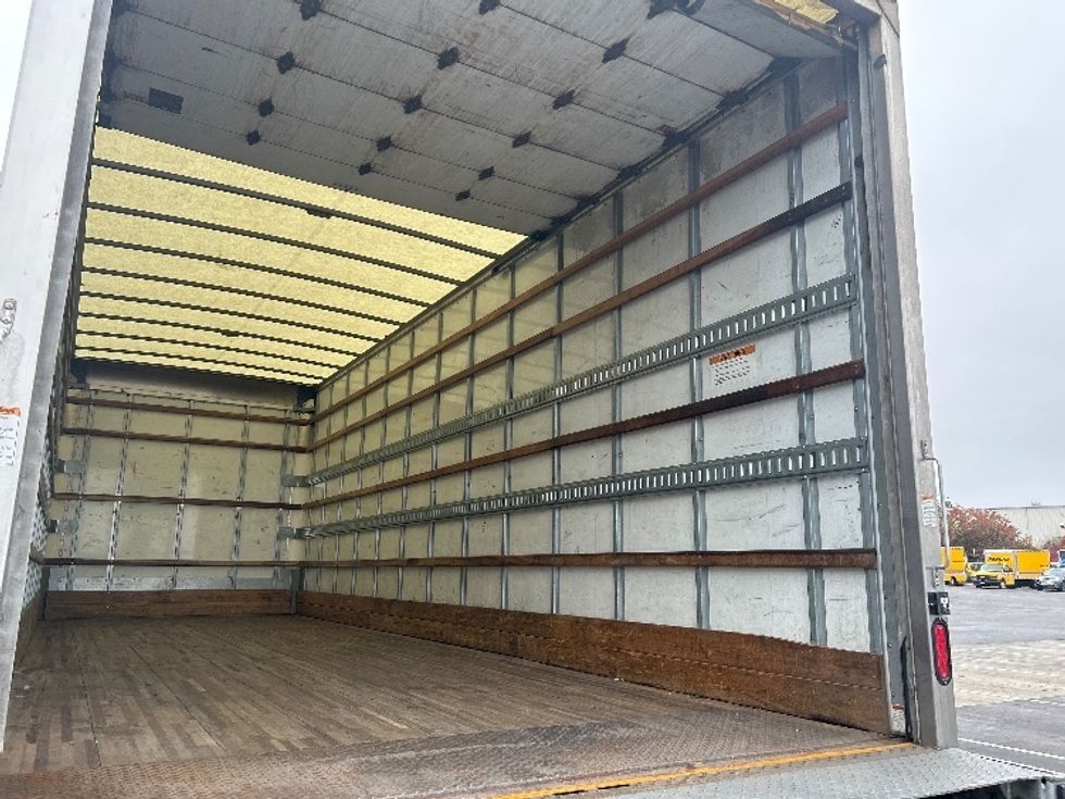 Medium Duty Box Truck-Light and Medium Duty Trucks-International-2022-MV607-Stockton-CA-175,777\n\t\tmiles-$ 54,250 - Image 12