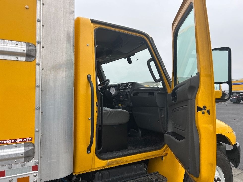 Medium Duty Box Truck-Light and Medium Duty Trucks-International-2022-MV607-Stockton-CA-175,777\n\t\tmiles-$ 54,250 - Image 20