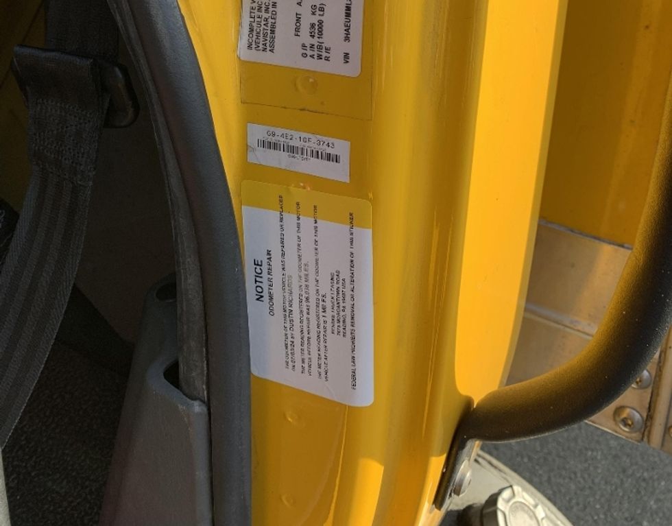 Medium Duty Box Truck-Light and Medium Duty Trucks-International-2022-MV607-Stockton-CA-175,777\n\t\tmiles-$ 54,250 - Image 25