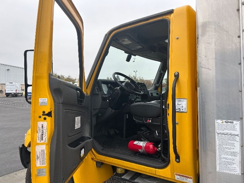 Medium Duty Box Truck-Light and Medium Duty Trucks-International-2022-MV607-Stockton-CA-175,777\n\t\tmiles-$ 57,750 - Image 16
