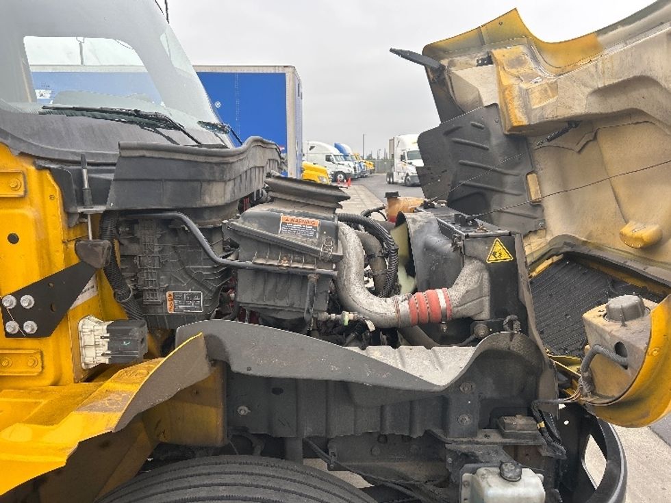 Medium Duty Box Truck-Light and Medium Duty Trucks-International-2022-MV607-Stockton-CA-175,777\n\t\tmiles-$ 57,750 - Image 23