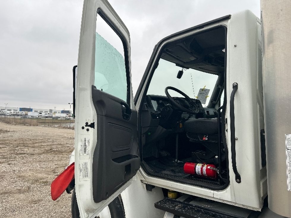 Medium Duty Box Truck-Light and Medium Duty Trucks-International-2022-MV607-Sturtevant-WI-107,836\n\t\tmiles-$ 71,750 - Image 15