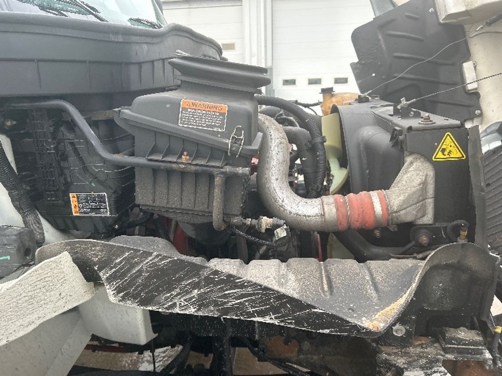 Medium Duty Box Truck-Light and Medium Duty Trucks-International-2022-MV607-Sturtevant-WI-121,901\n\t\tmiles-$ 65,500 - Image 23